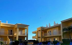 Parra Holidays Q House